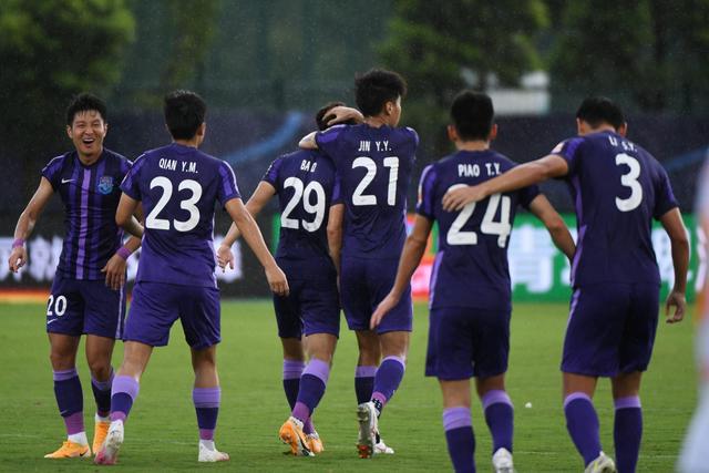 马刺1年220万签回内线悍将 投篮命中率72.5%